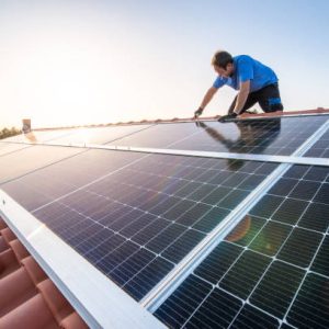 Comment raccorder ma station de recharge à mon sac solaire ?